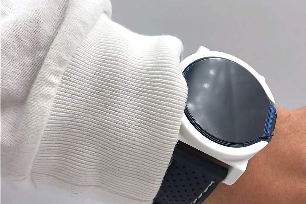 Close-up of the smartwatch on the wrist